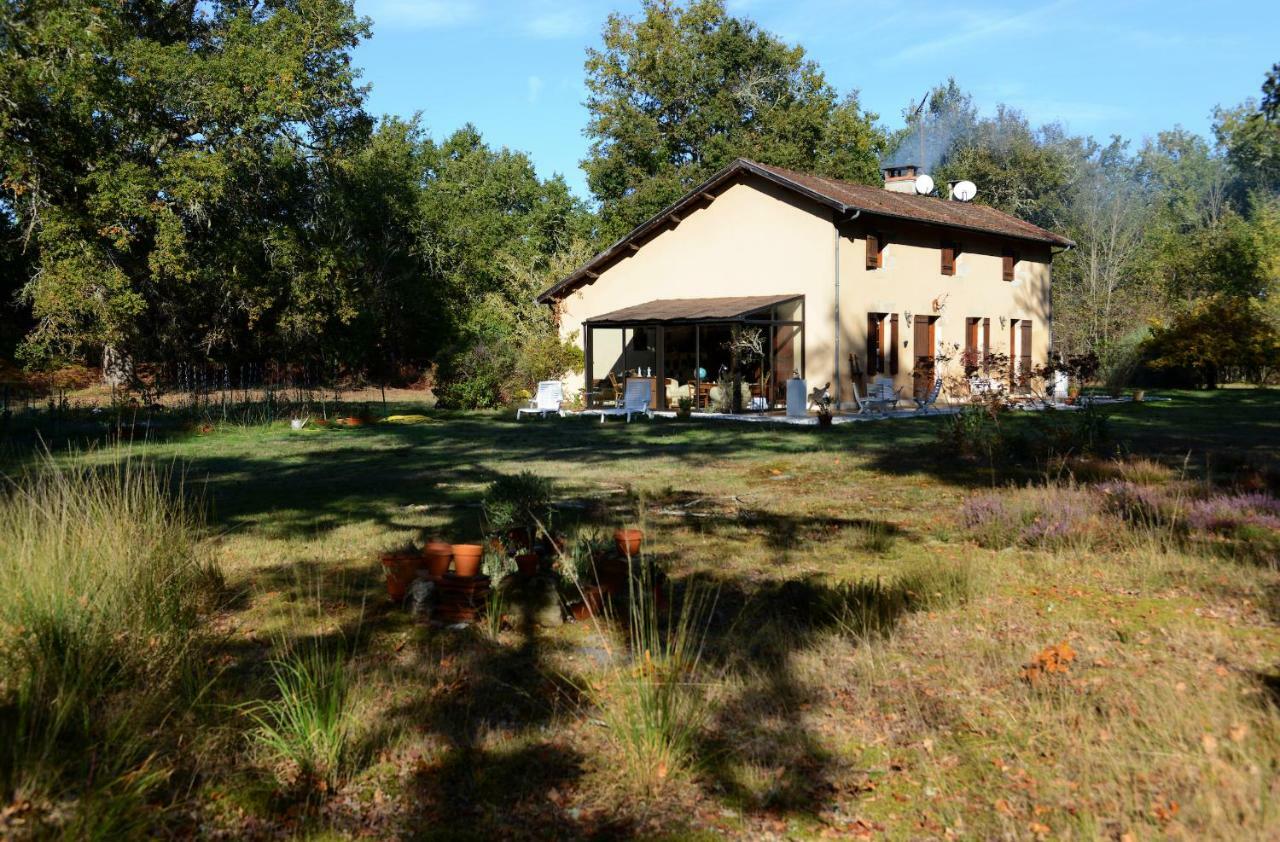 L'Atelier Du Grison Bed & Breakfast Callen Екстериор снимка